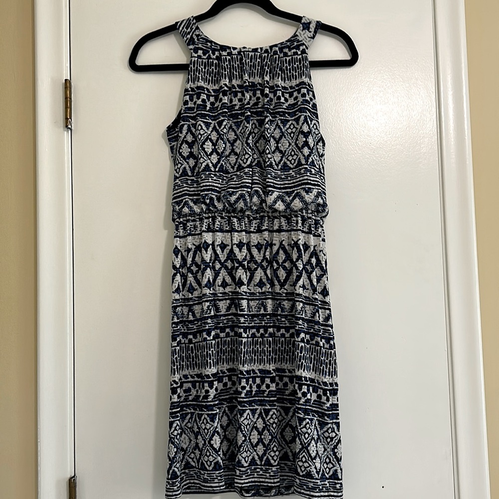 Donna Ricco size 4 blue and white dress